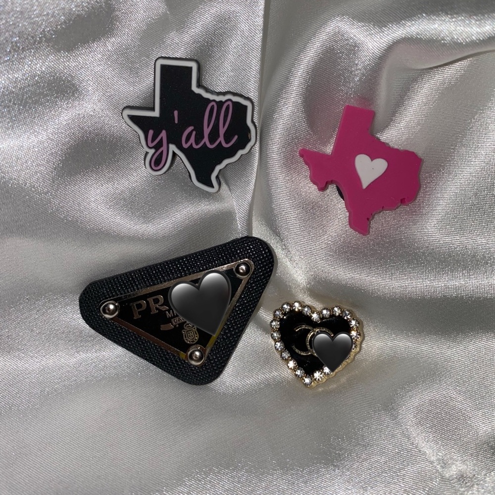 Croc charms